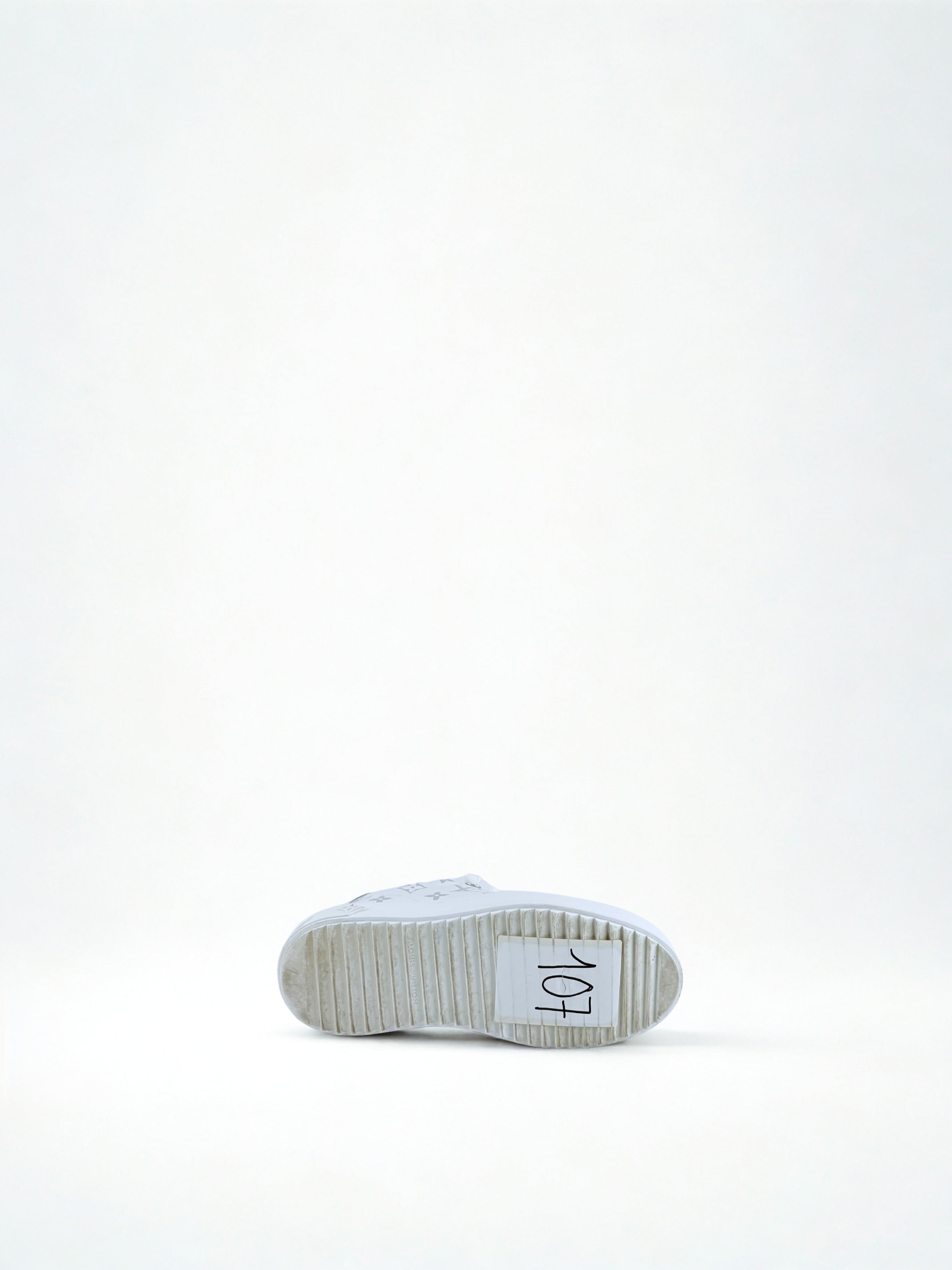 Sneakers Louis Vuitton Time Out Blanc et argenté Taille 37