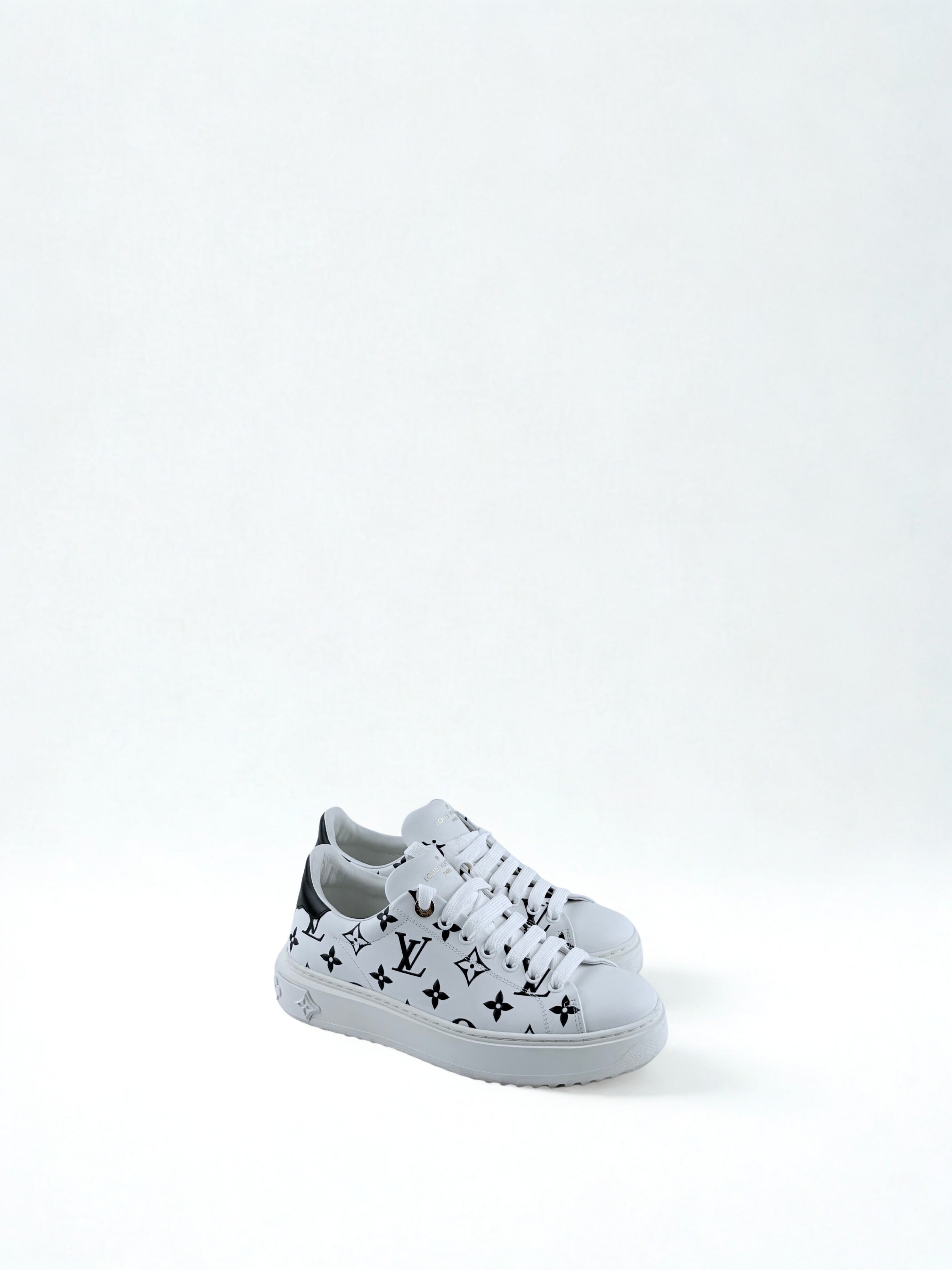 Louis Vuitton Time Out Blanche et Noir Monogramme Taille 38