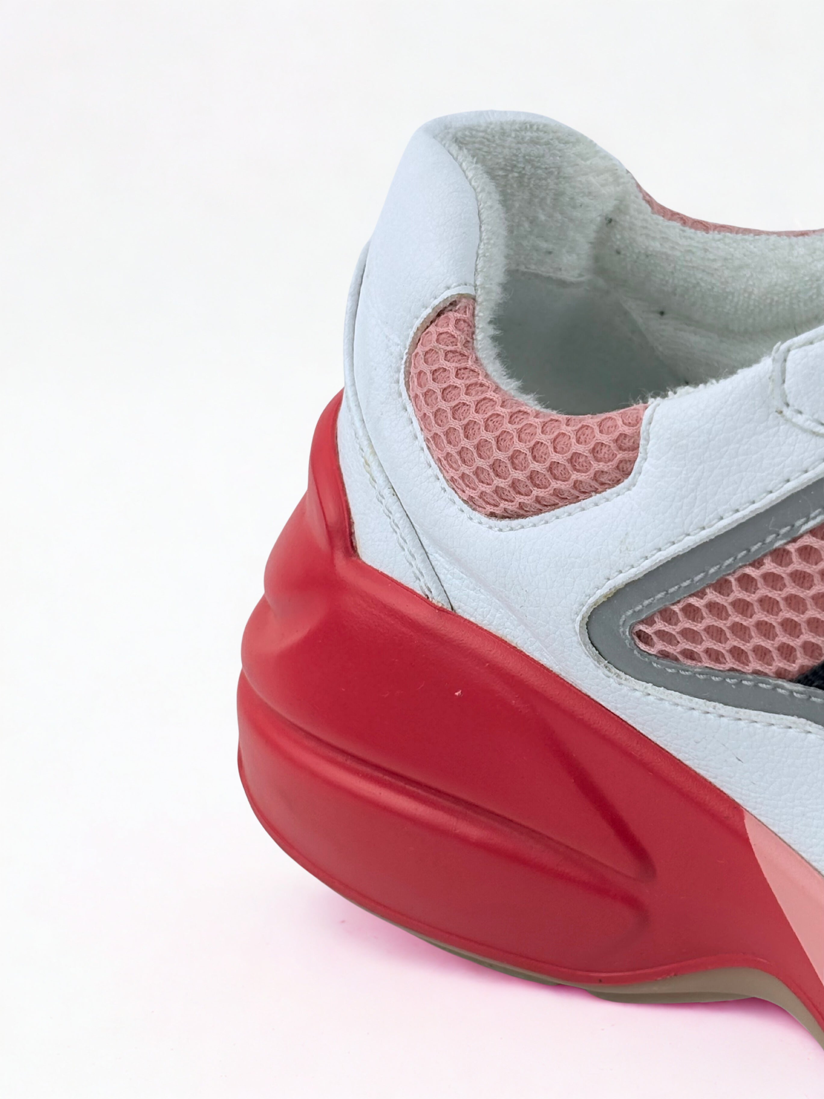 Gucci Rhyton Rouge et Blanche Taille 36