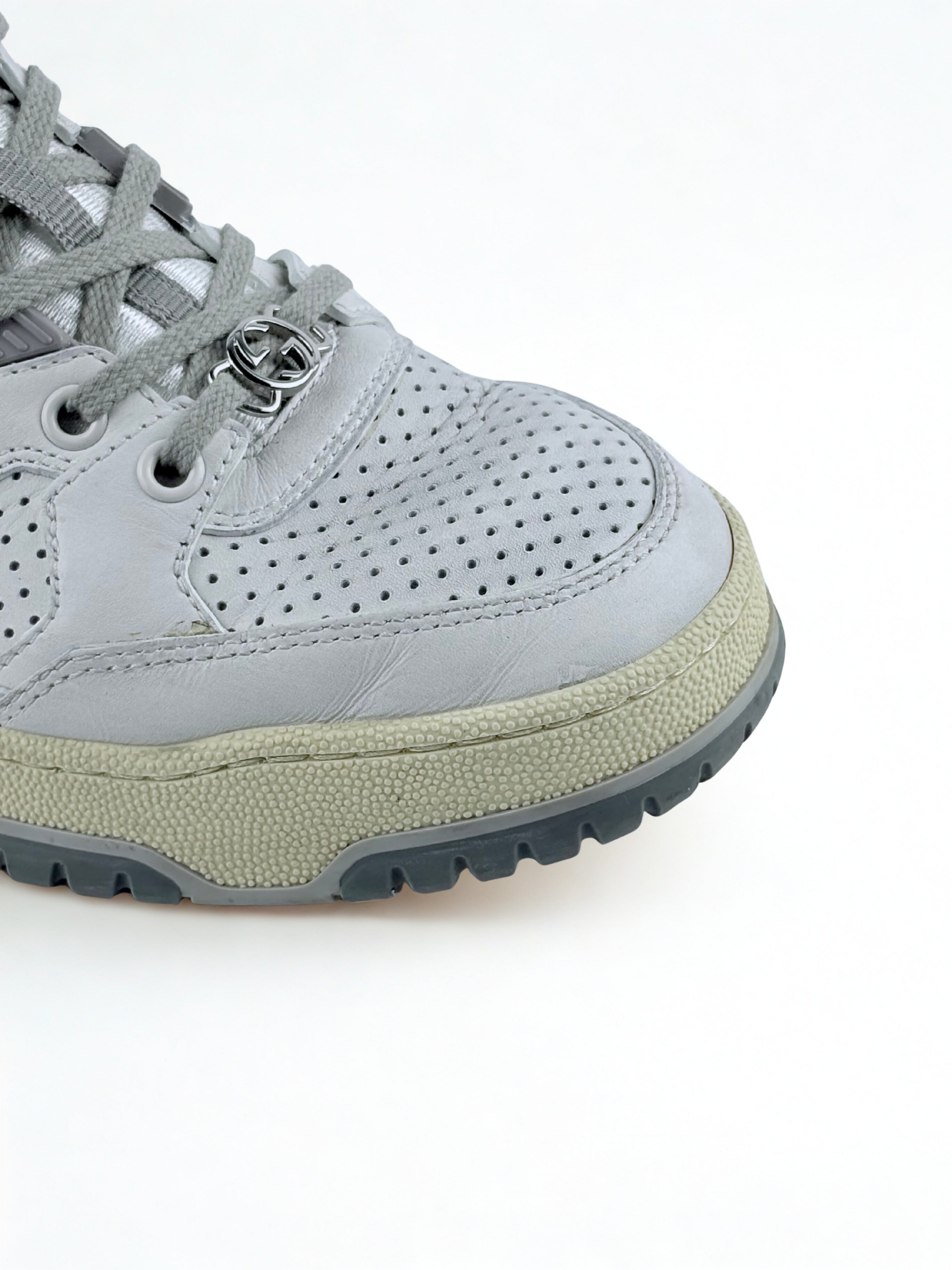 Gucci Sneakers Distressed Blanche et Grise Taille 39