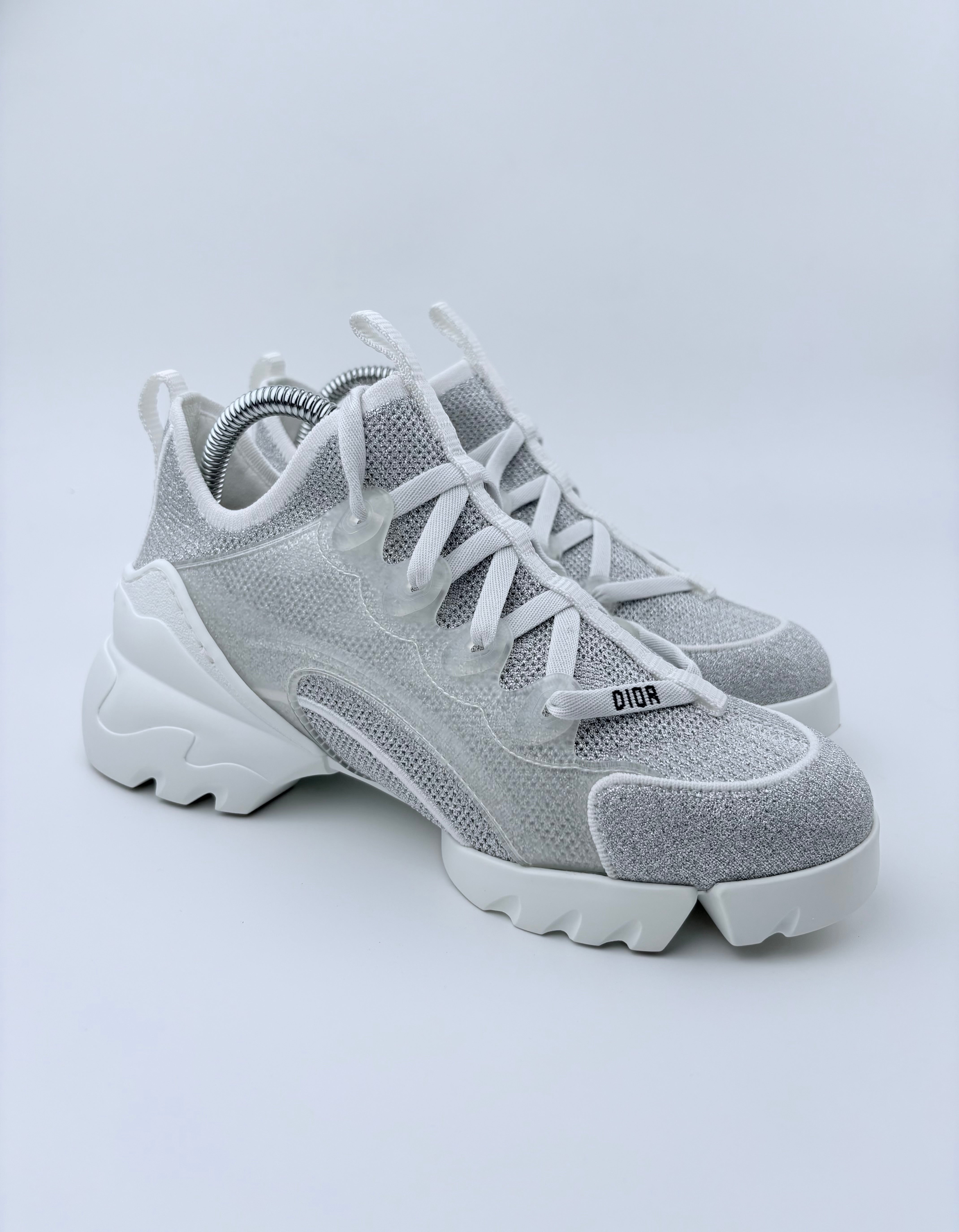 Sneakers Dior D Connect Argenté et Blanche Taille 35
