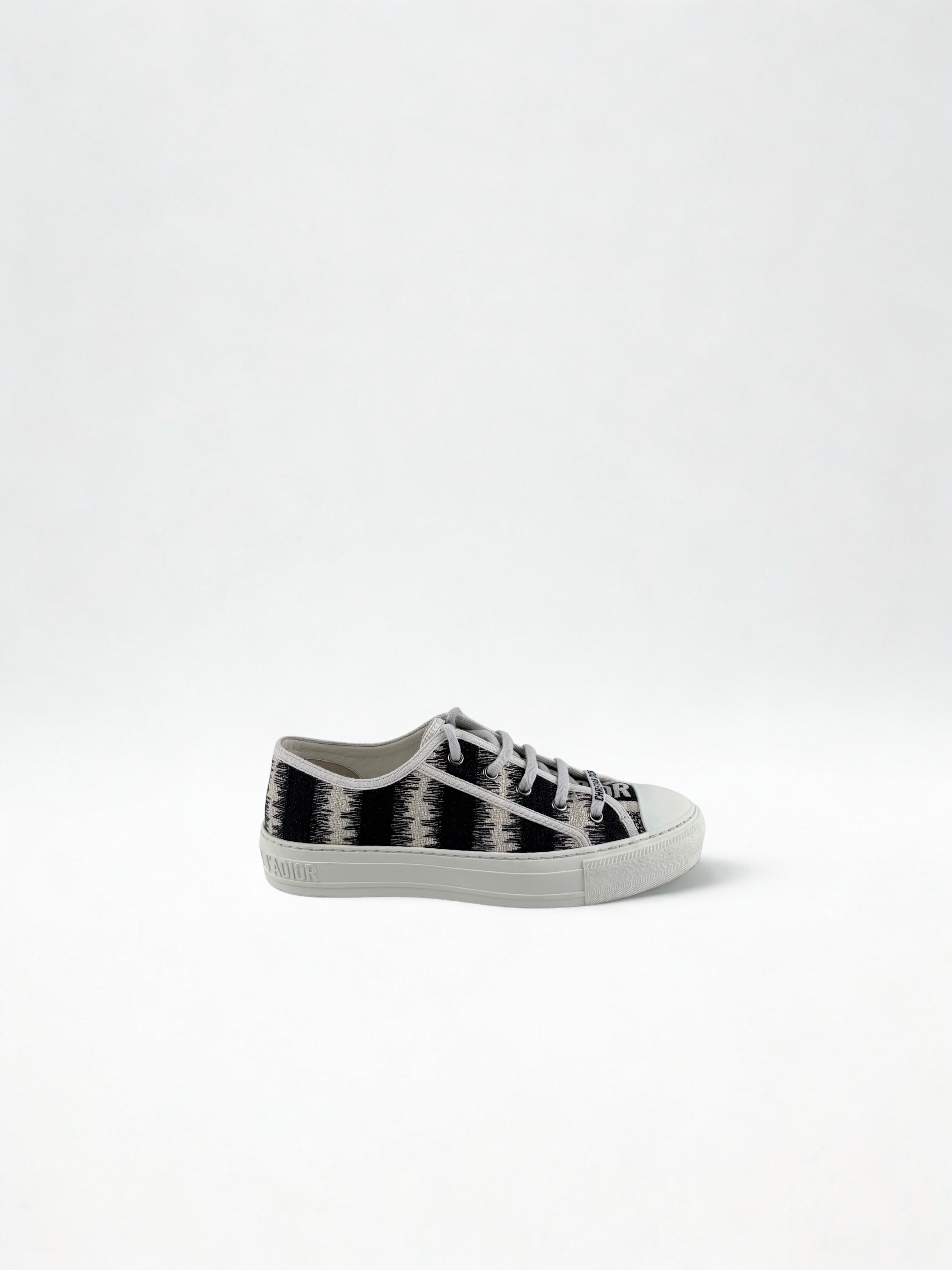 Sneakers Dior Walkn Bleu Marine et Beige Taille 38