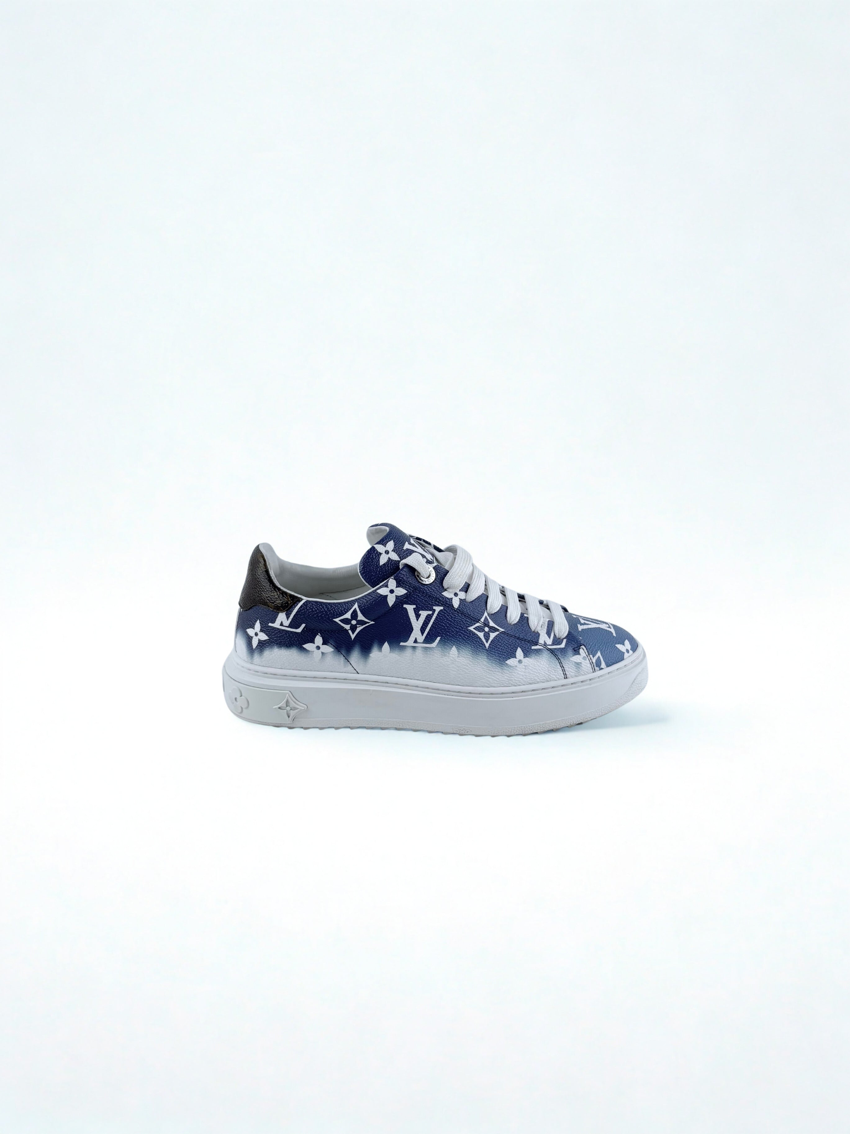Sneakers Louis Vuitton Time Out Escale Blue Bleu et Blanche Edition Limité Taille 37,5