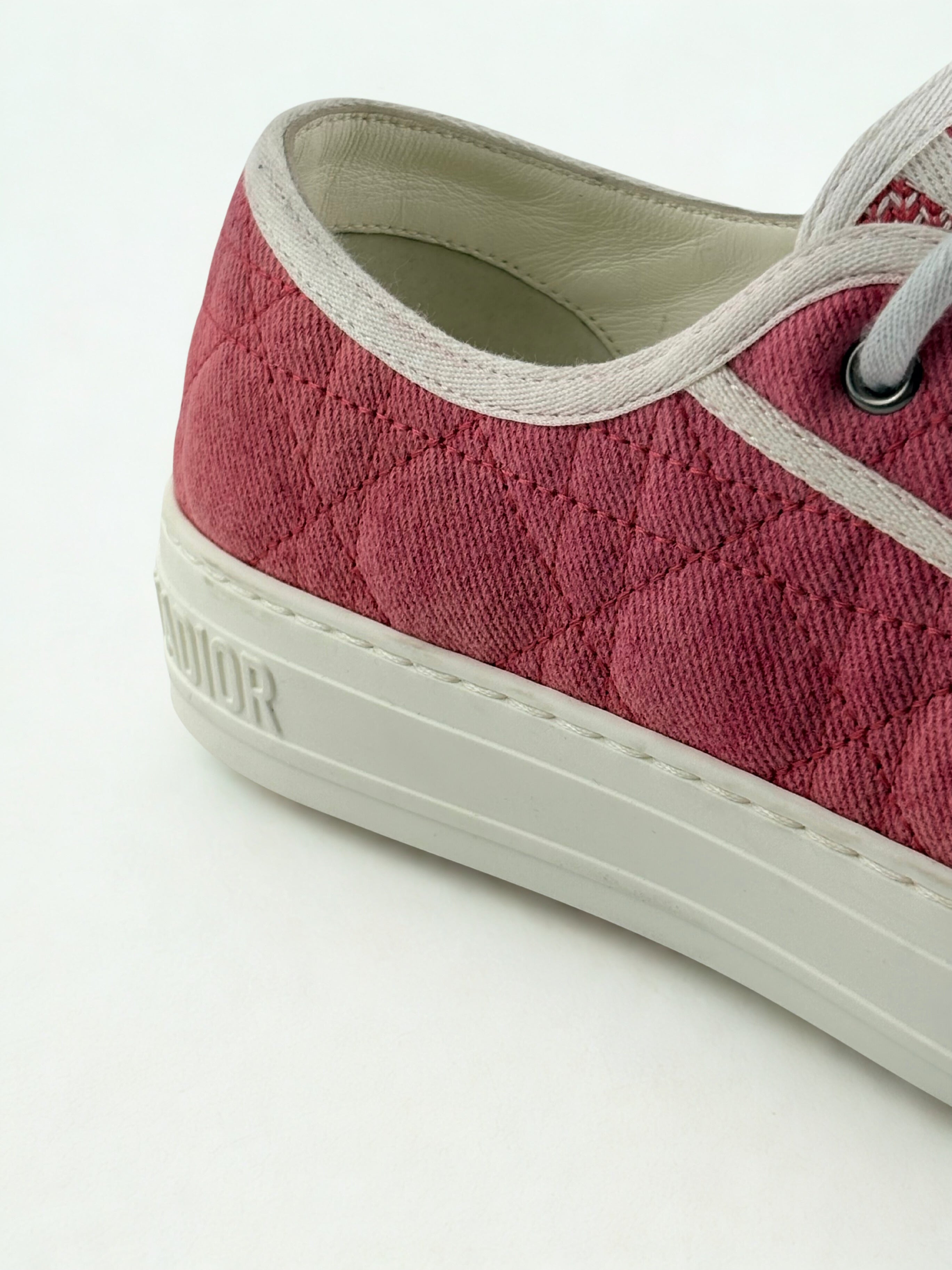 Dior Walkn Rose et Blanche Cannage Taille 38