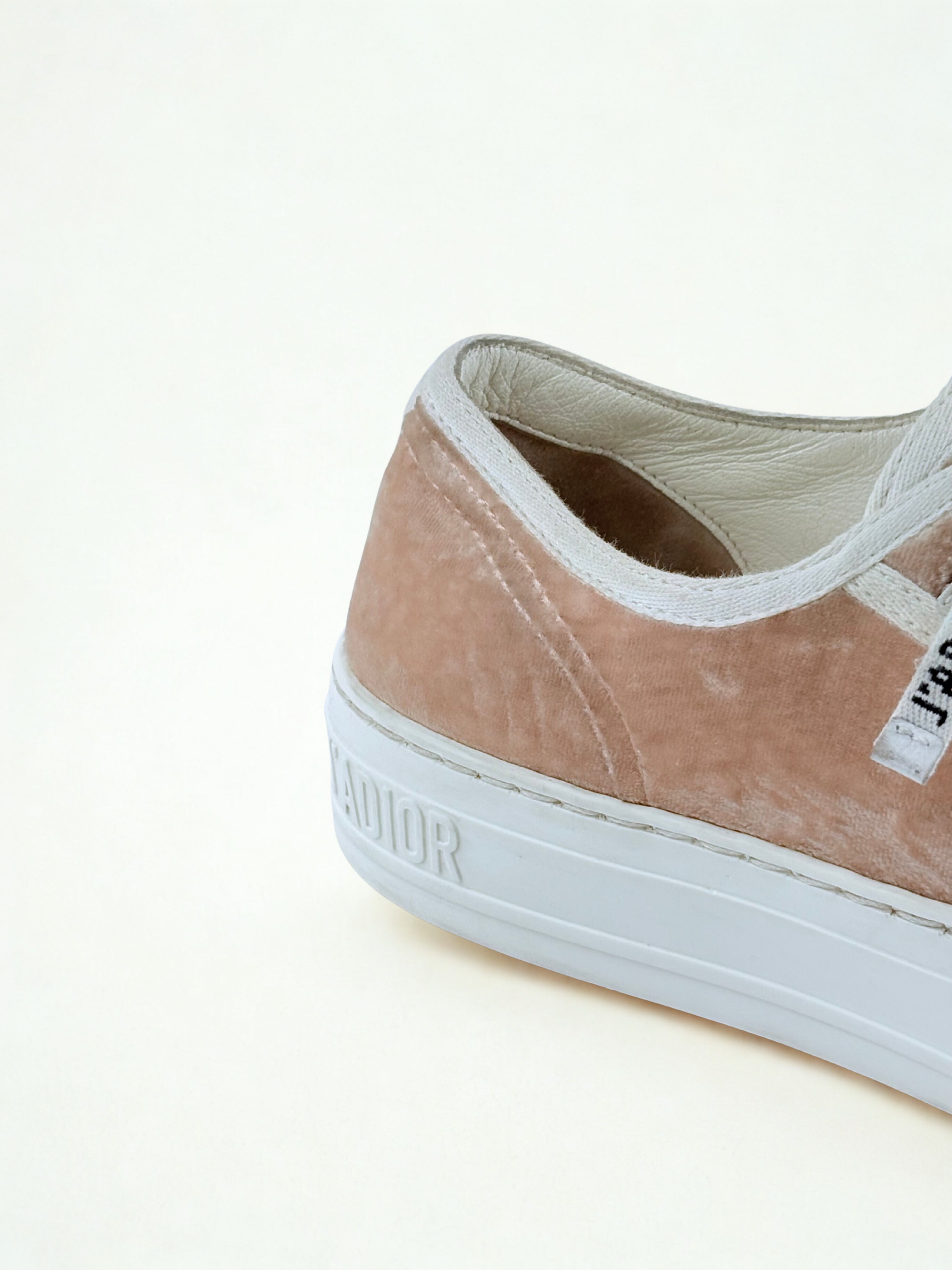 Dior Walkn Rose et Blanche Taille 35