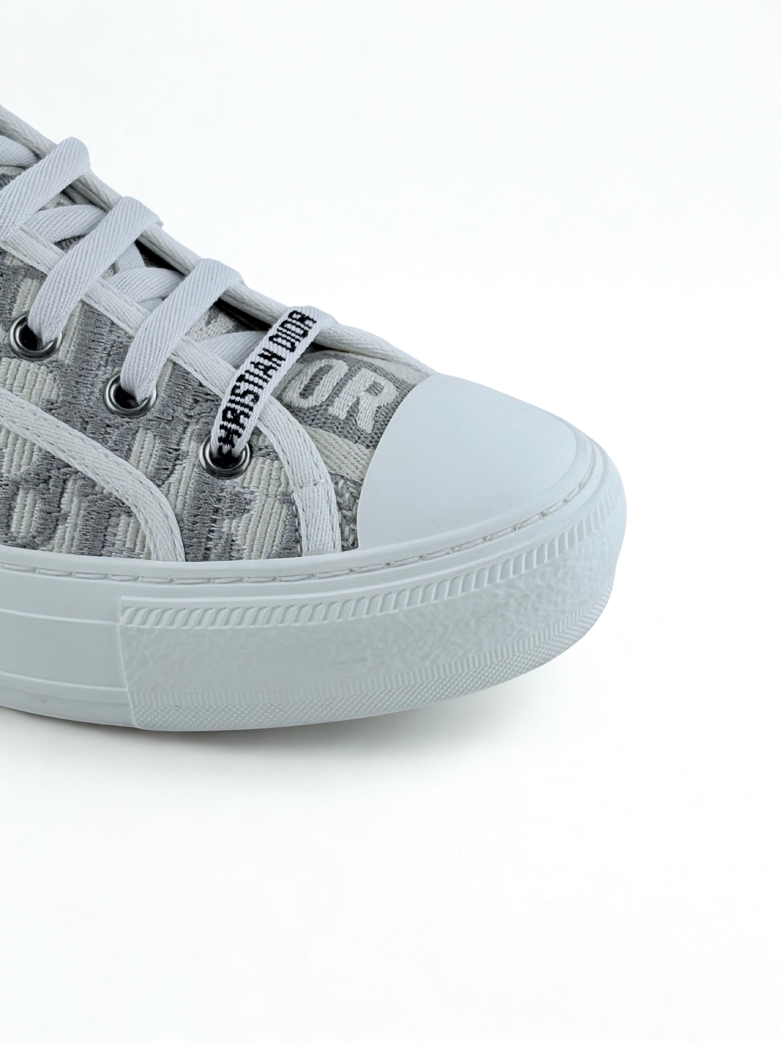 Dior Walkn Grise Monogramme Grise et Blanche Taille 37