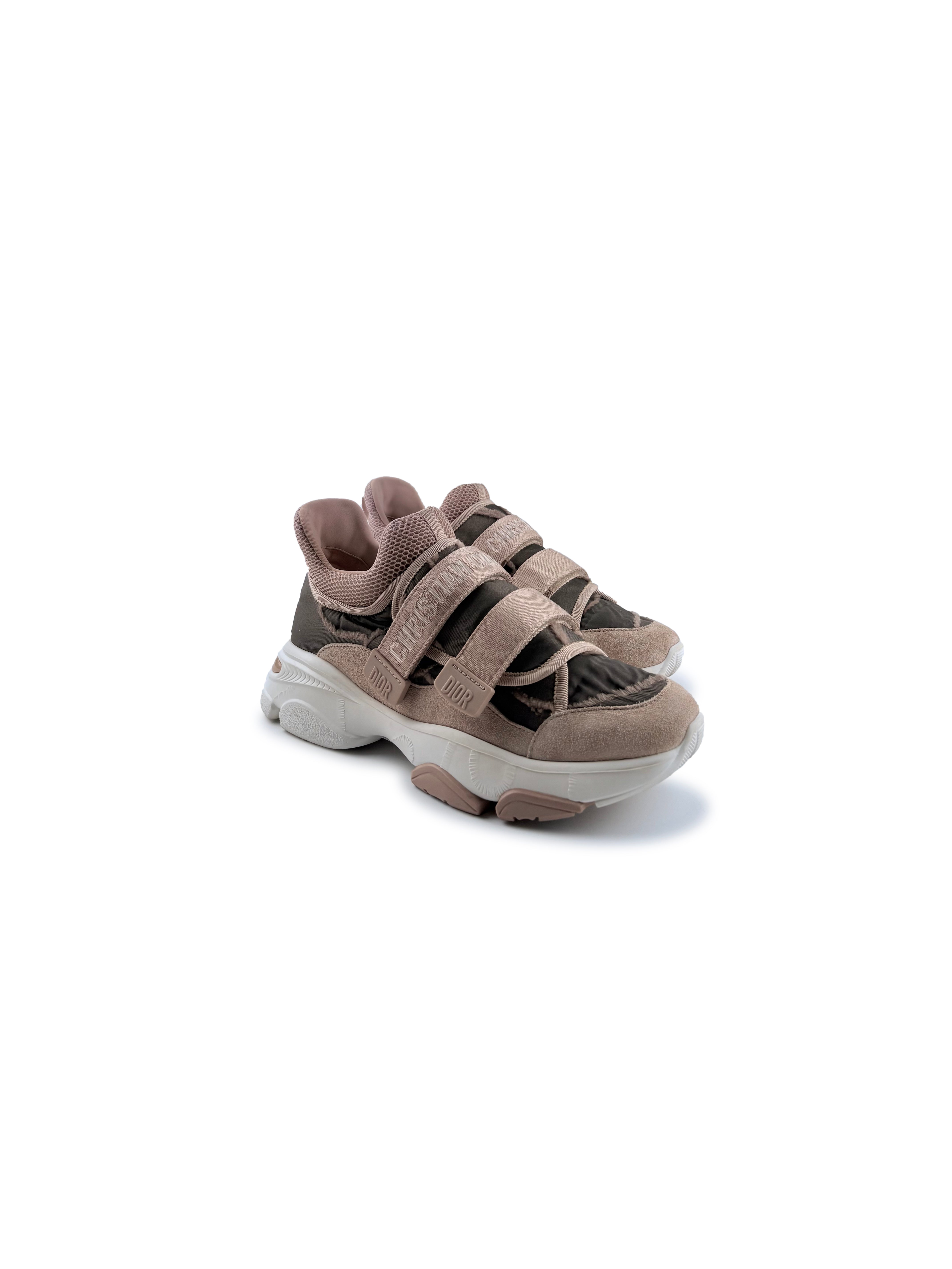 Dior D-Wander Beige et Blanche Taille 38,5