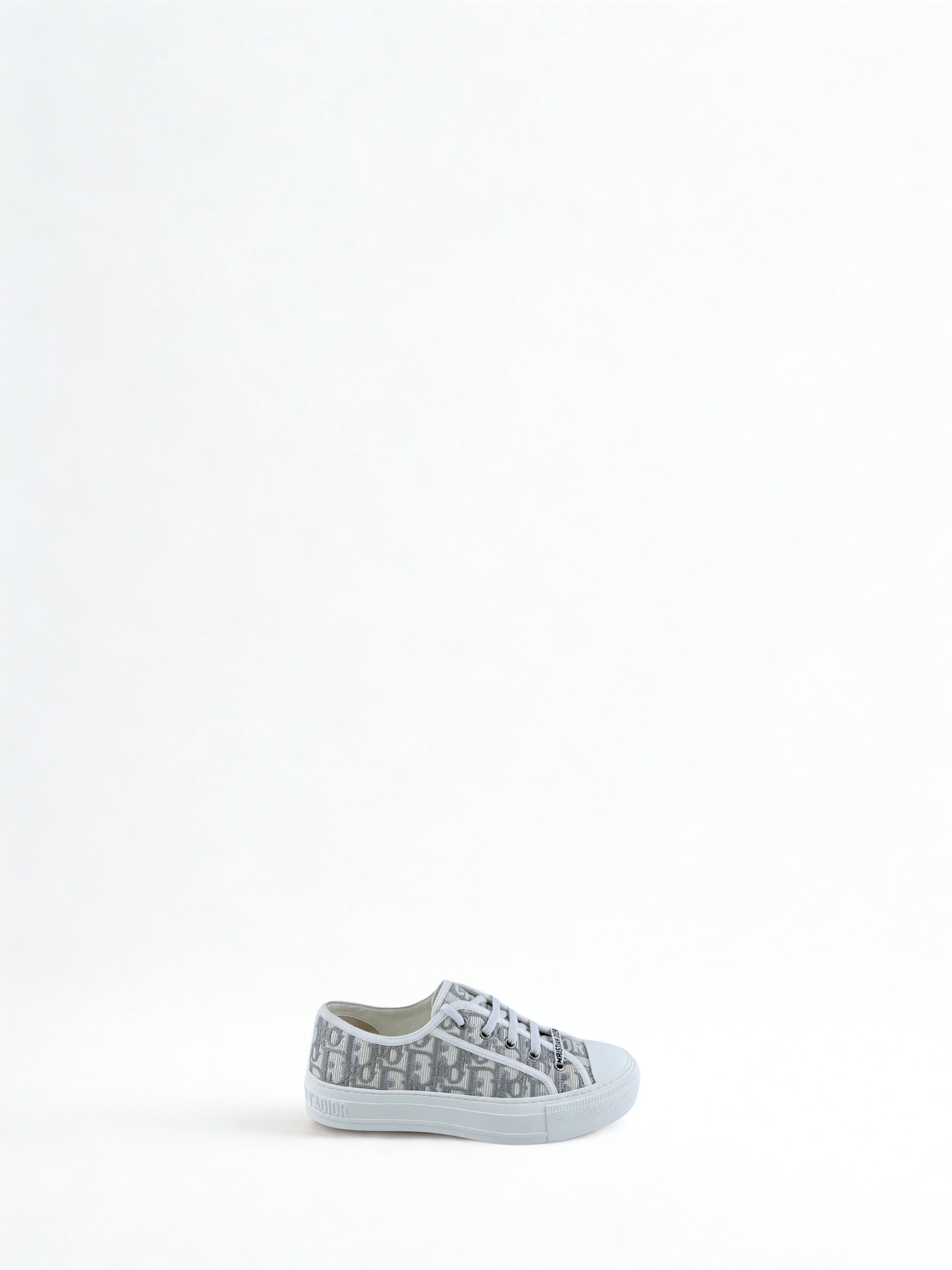 Dior Walkn Grise Monogramme Grise et Blanche Taille 37