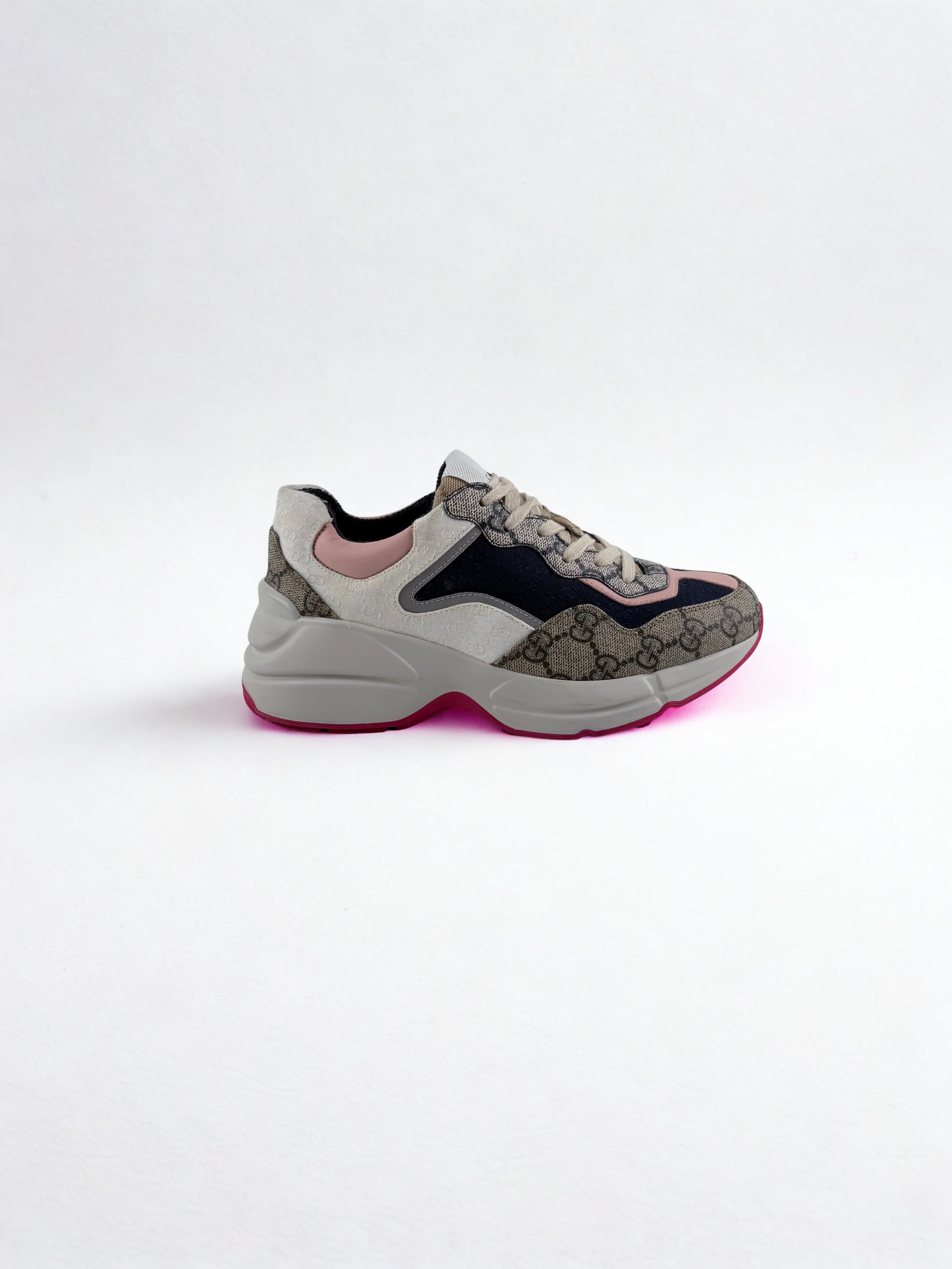 Sneakers Gucci Rhyton Rose et Blanche Toile GG Canvas Taille 35,5