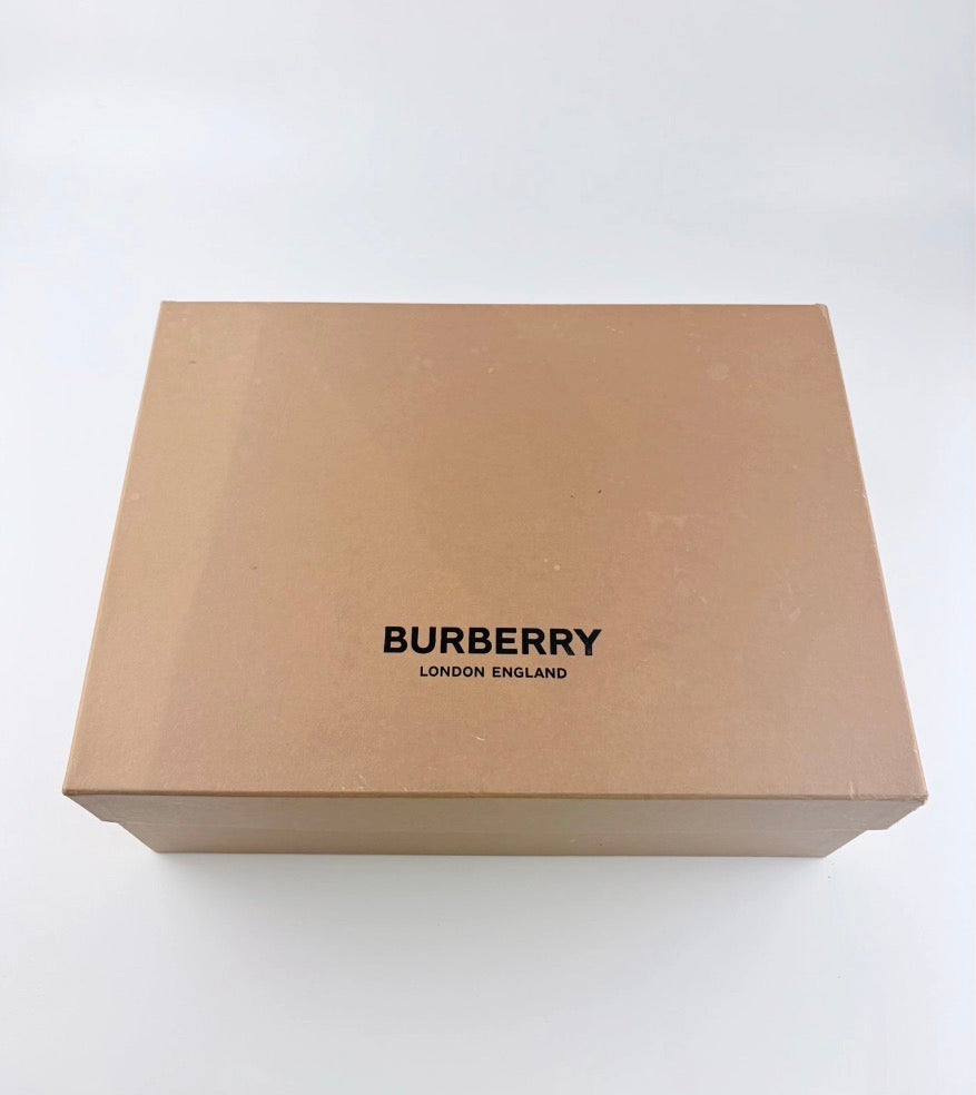 Chaussure Burberry Arthur Noir et Rouge Motif Burberry Check Taille 36