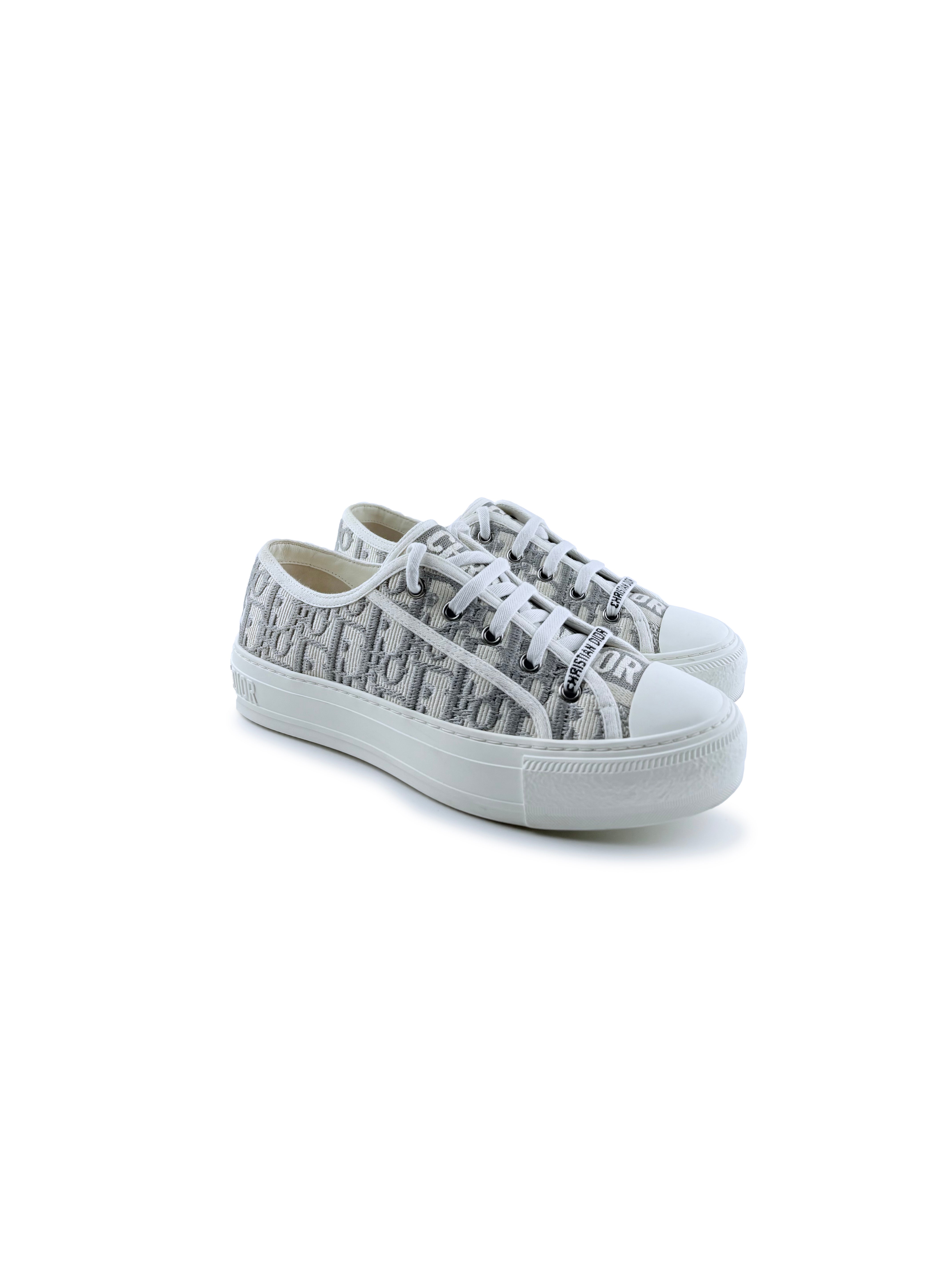 Dior Walkn Grise Monogramme Grise et Blanche Taille 37